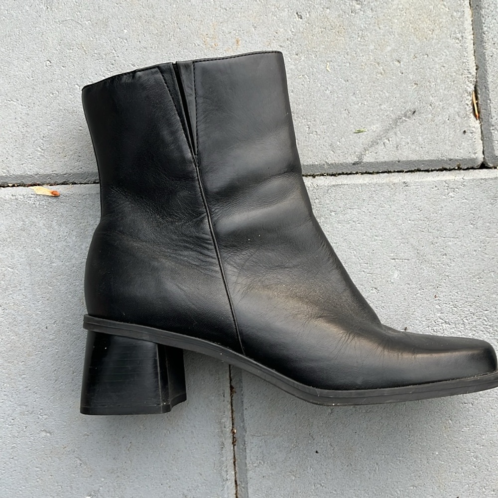Naturalizer | Black Soft Genuine Leather Ankle Boots with square toe | Size 8